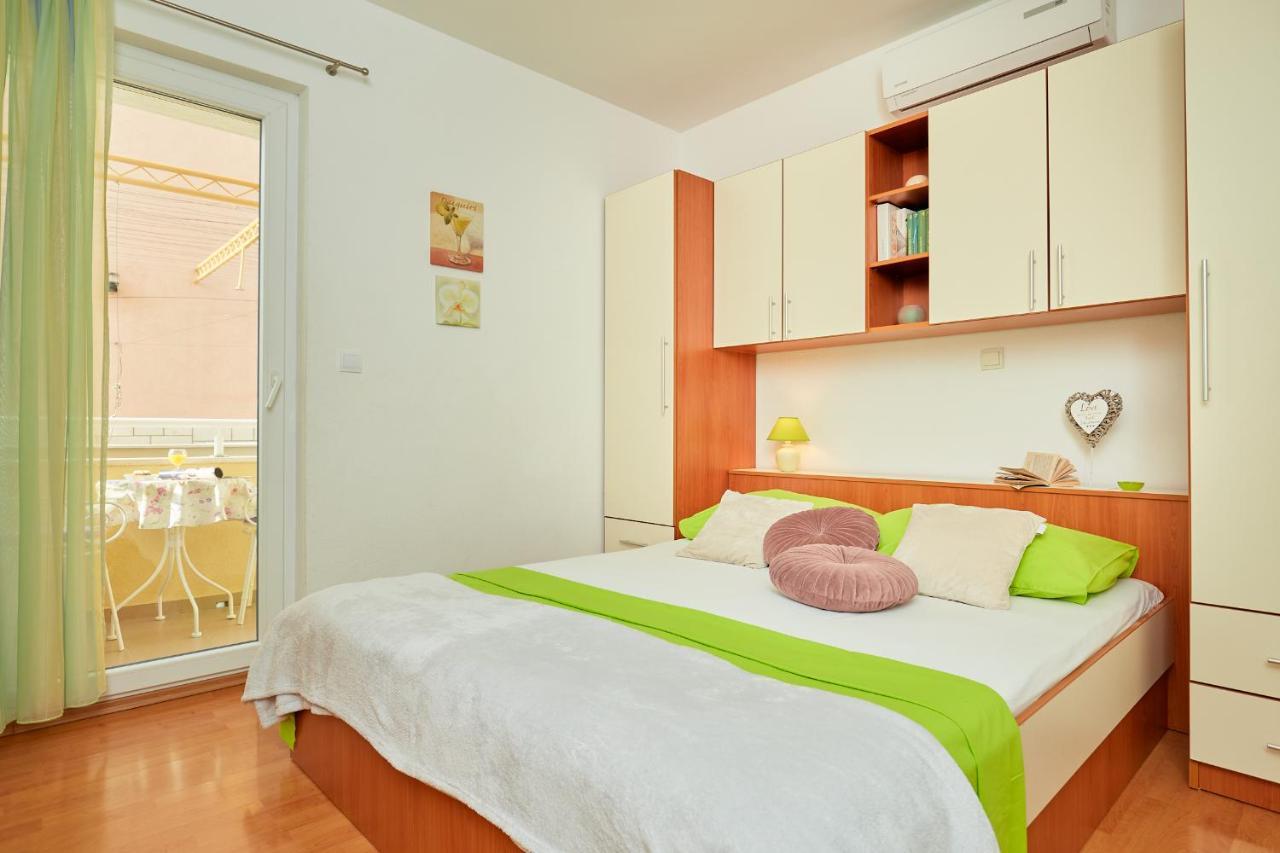 Apartments Zelic Tučepi Eksteriør bilde